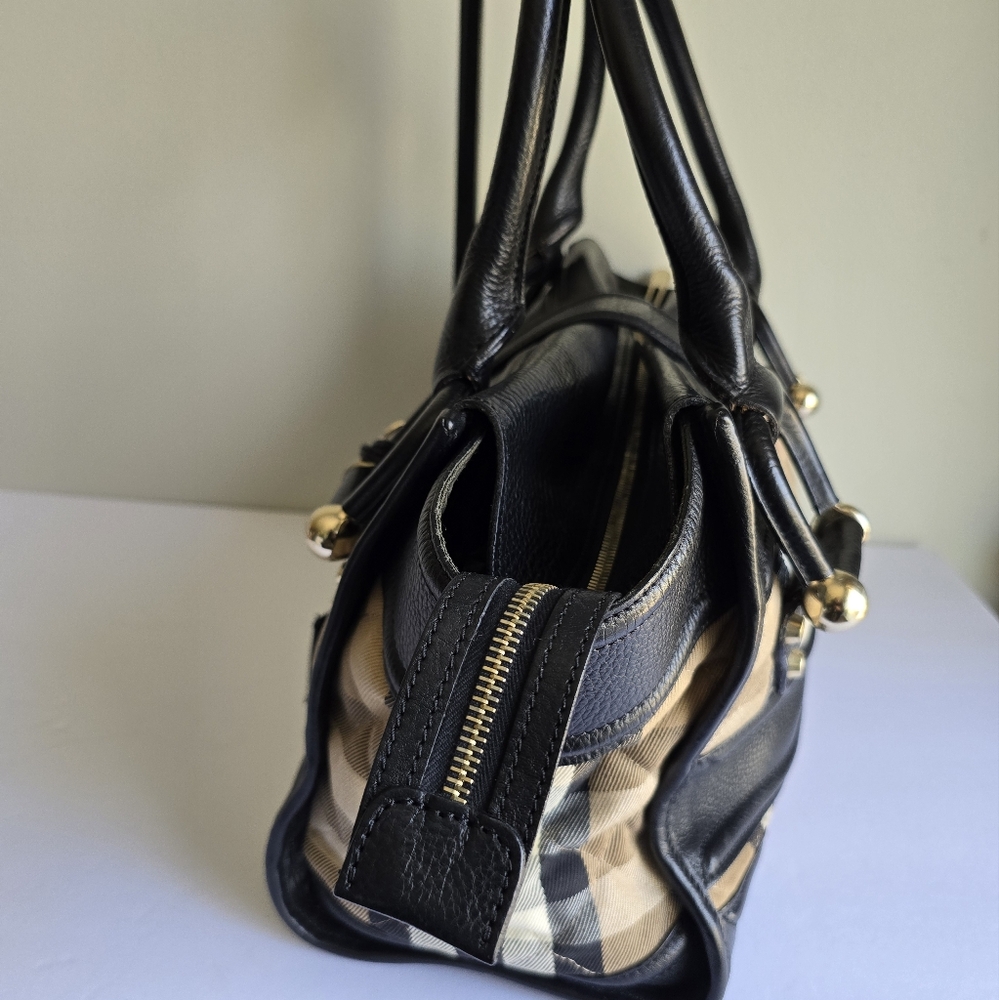 Burberry House Cjeck Quilted Large Manor Tote Bag Black - Picture 4 of 17